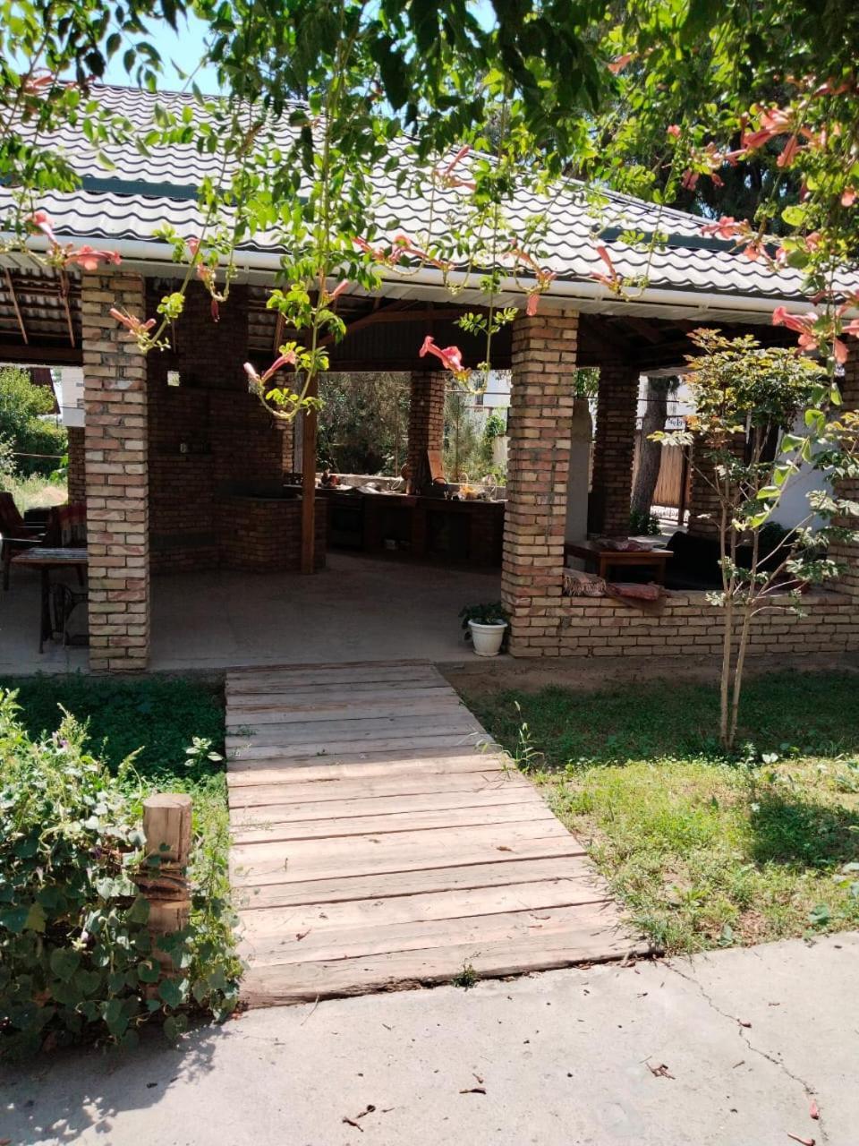 Arman Hotel Saryaghash Exterior photo